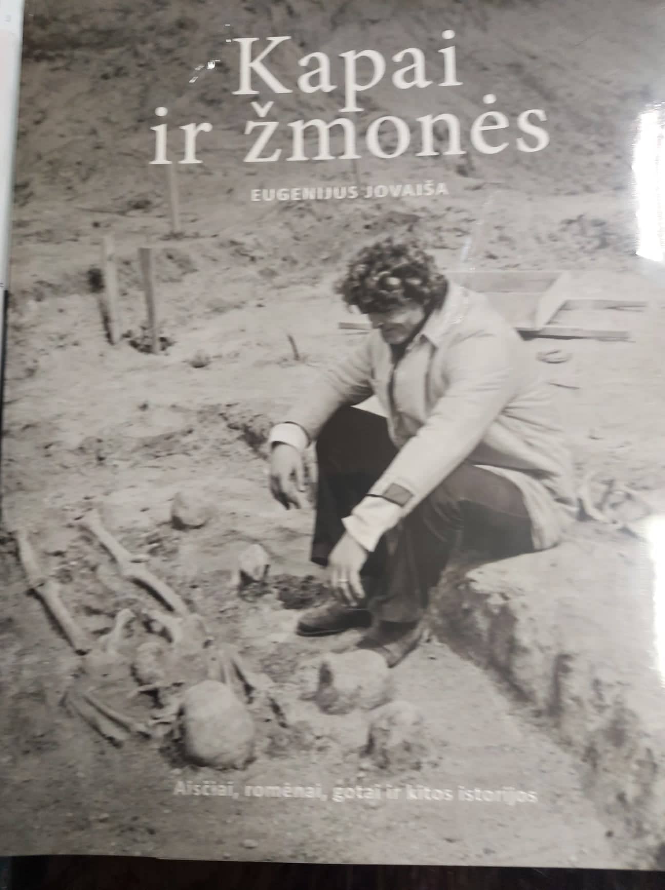 Seimo nario Eugenijaus Jovaišos dovanos Neringos gimnazijai