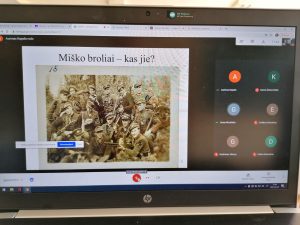 „Miško brolių takais“