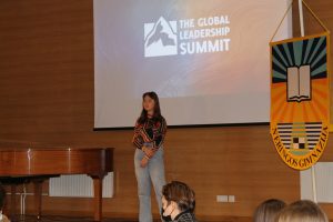 Pasaulinės Lyderystės Konferencija Jaunimui Neringos gimnazijoje