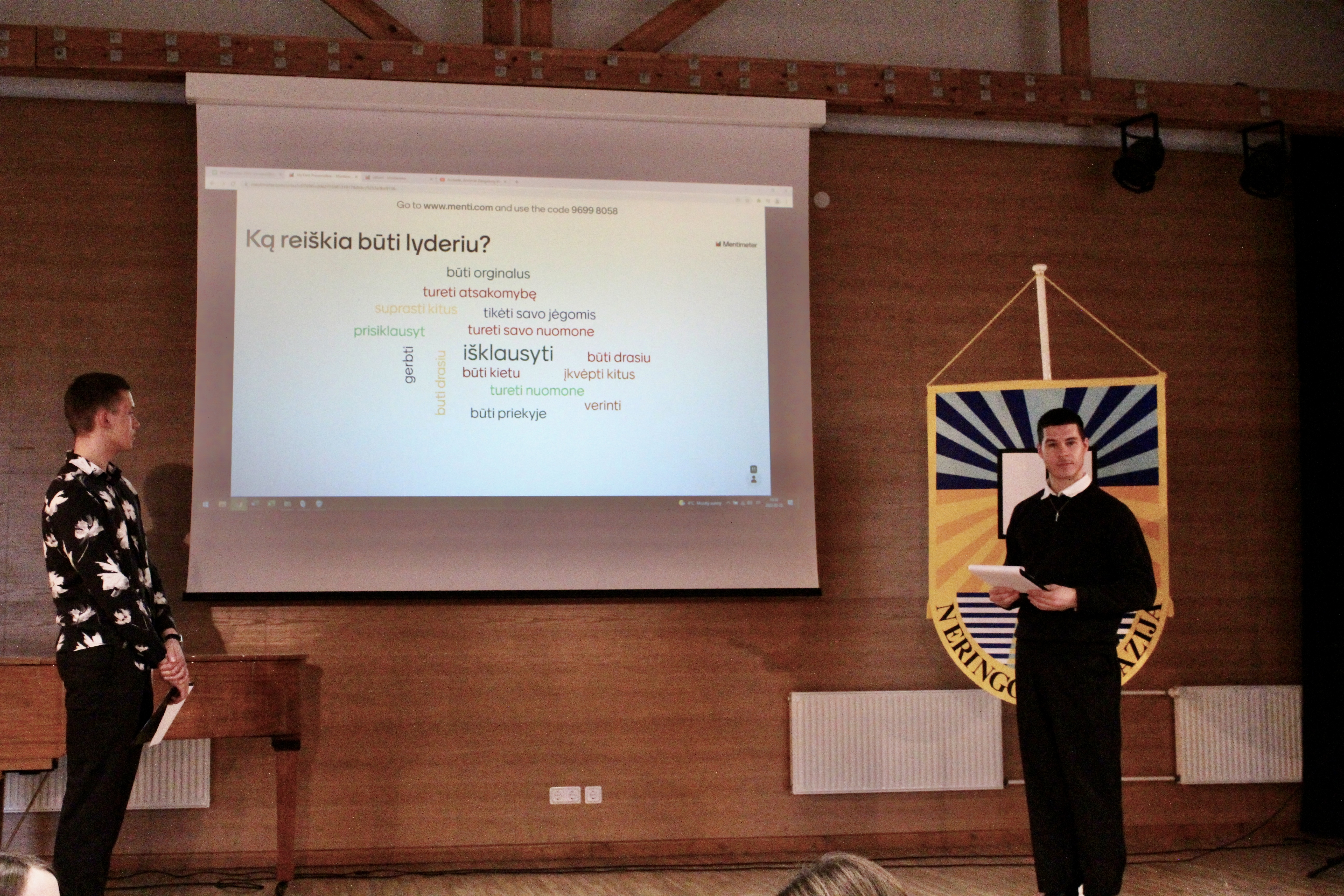 Pasaulinės Lyderystės Konferencija Jaunimui Neringos gimnazijoje