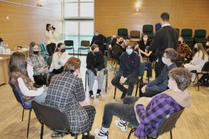 Pasaulinės Lyderystės Konferencija Jaunimui Neringos gimnazijoje