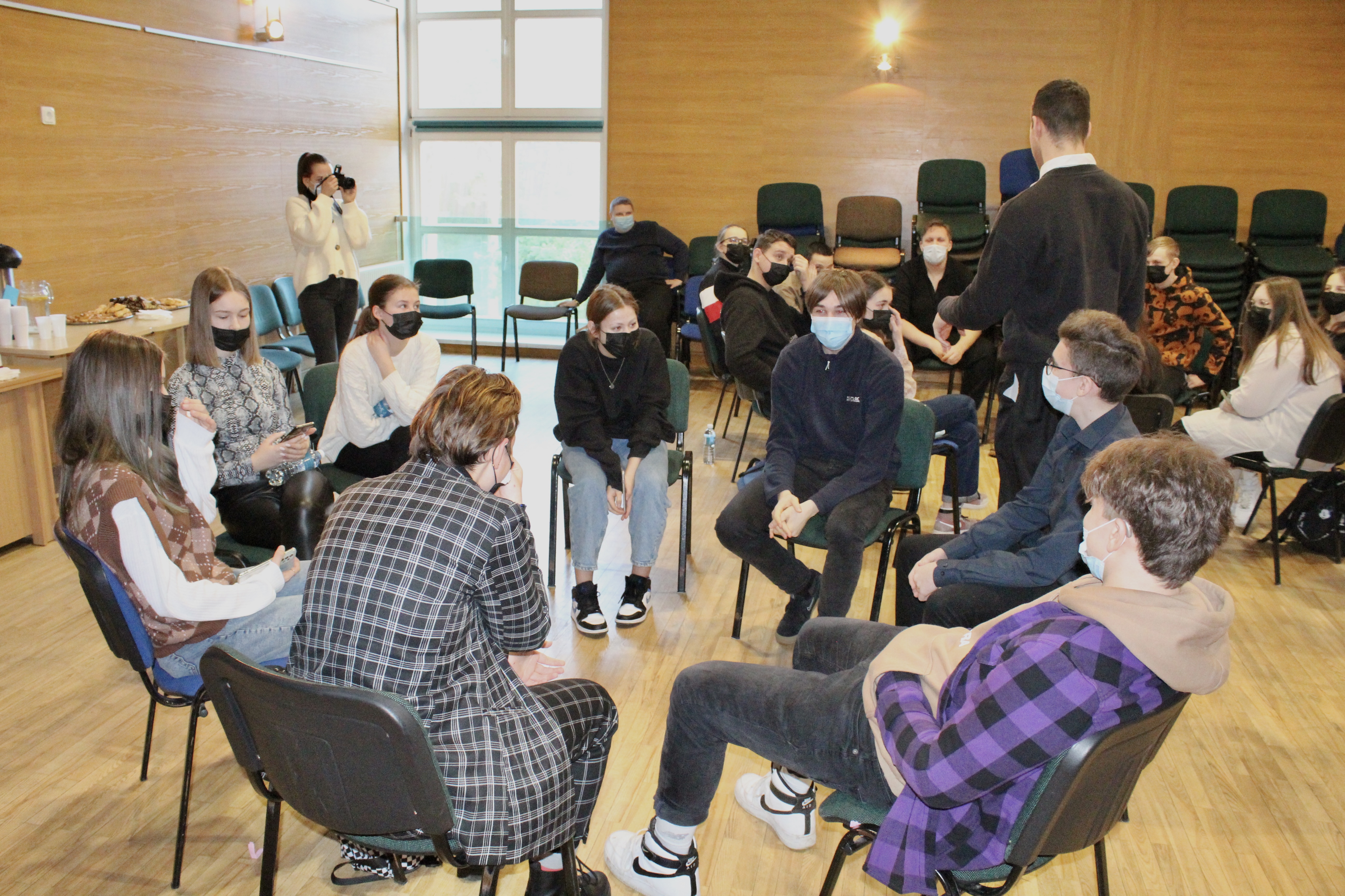 Pasaulinės Lyderystės Konferencija Jaunimui Neringos gimnazijoje